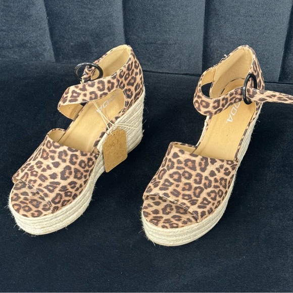Leopard print open toe wedges with twine base - Picture 1 of 5